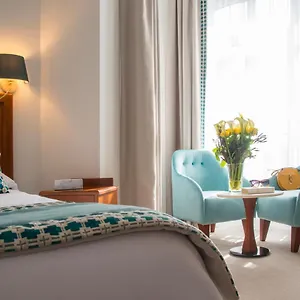 https://hotel-olympia-beausoleil.fr-provencehotel.com